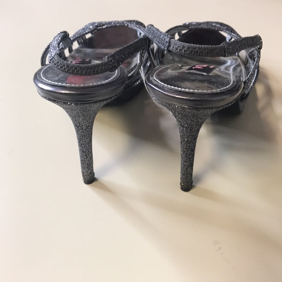 Nina Silver Sparkly Sling Heels size 8M - Picture 4 of 6